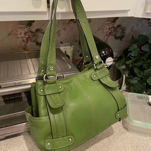 GORGEOUS GREEN LEATHER HANDBAG